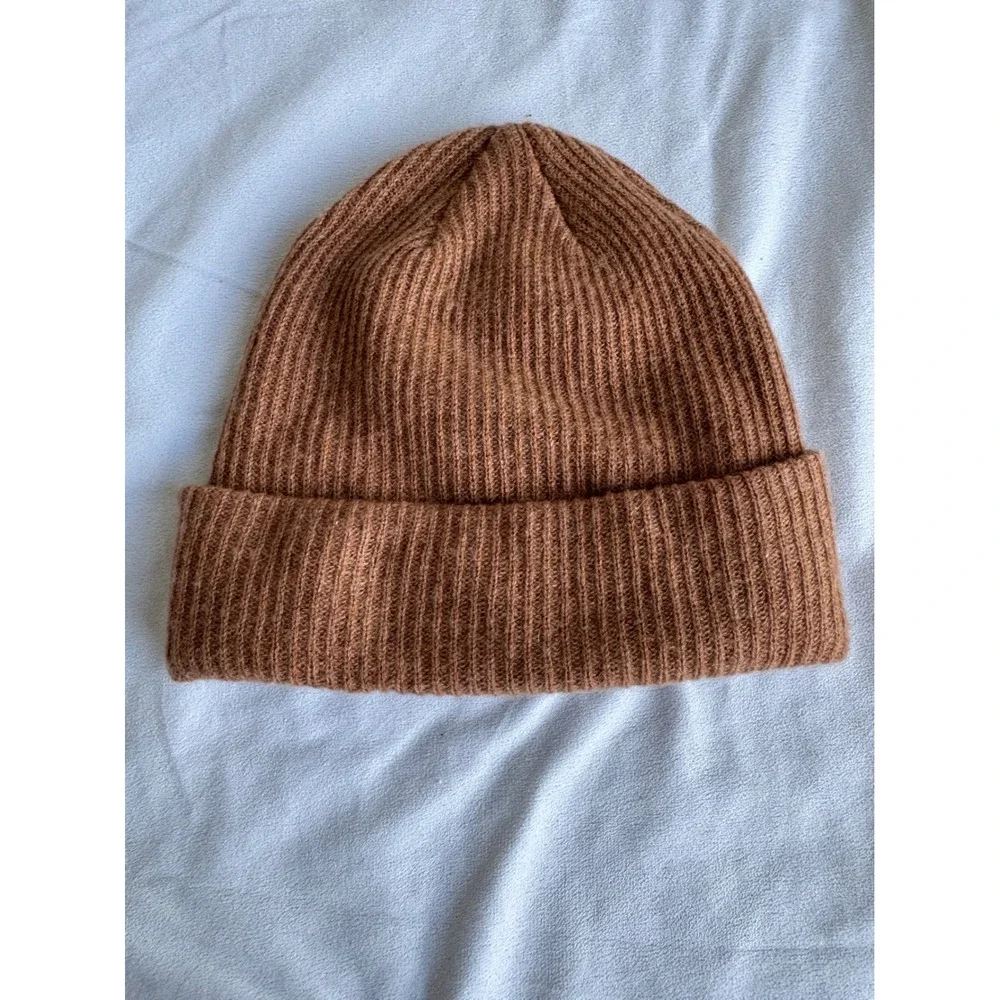 Vuori Douglas Ribbed Cashmere Wool Beanie wheat Heather Brown Knit Gorpcore hat